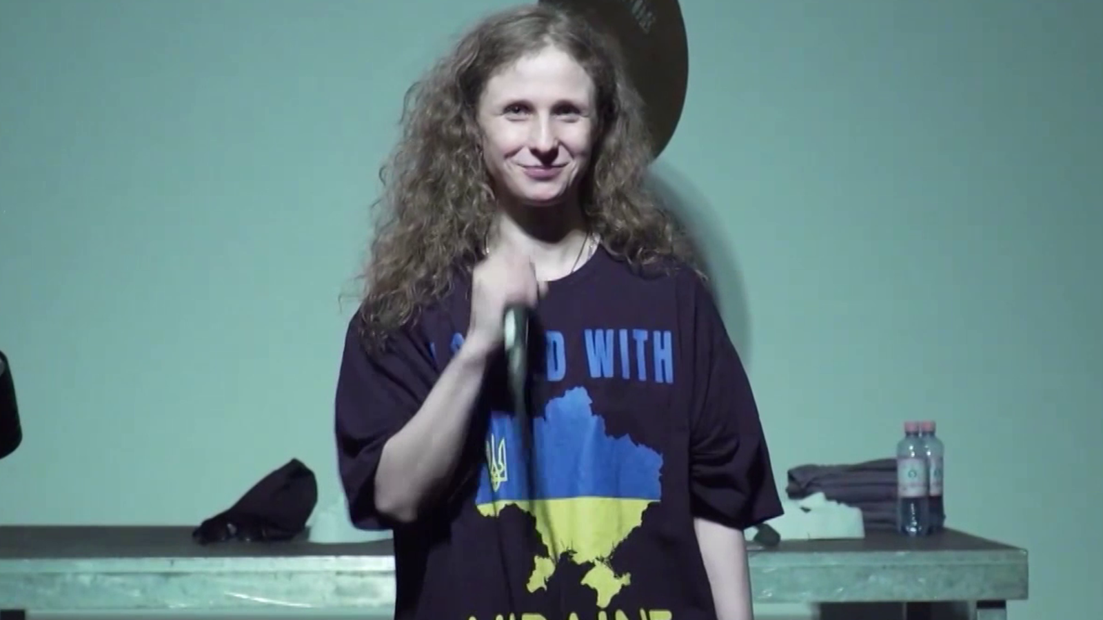 Nach Russland Flucht Pussy Riot Konzert Mit Aktivistin Oe Tv